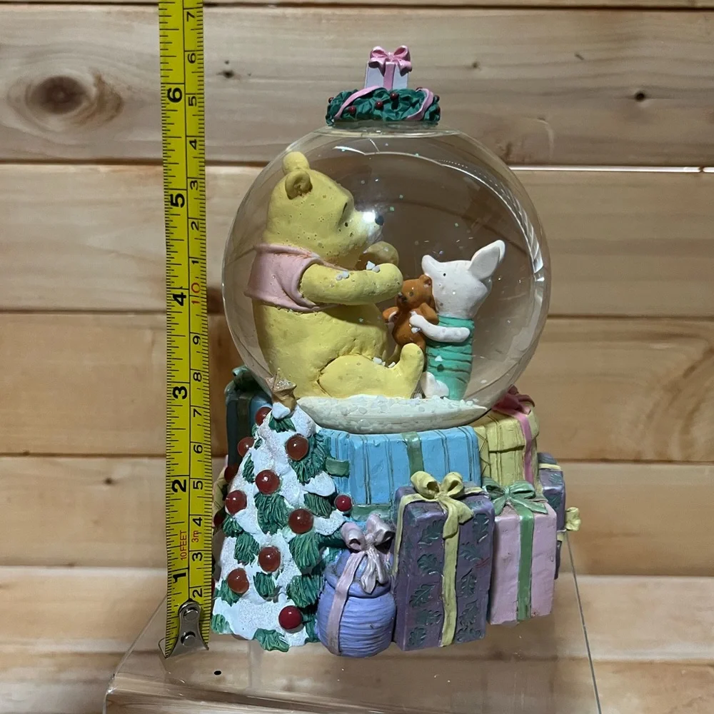 Vintage Disney Winnie the Pooh / Piglet Christmas Snowglobe - Picture 9 of 11